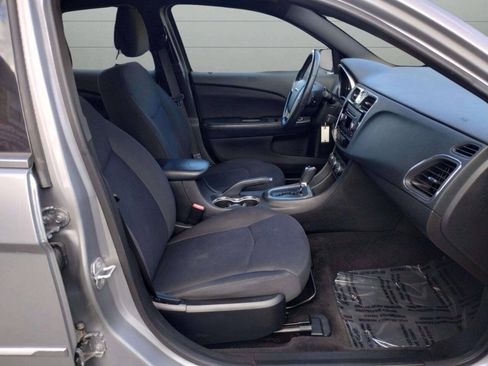 Used 2014 Chrysler 200 Touring FWD image 20