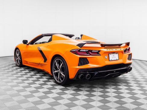 Used 2023 Chevrolet Corvette Stingray Premium Conv w/ Z51 Performance Package RWD image 3