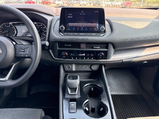 Certified 2023 Nissan Rogue SV FWD image 18