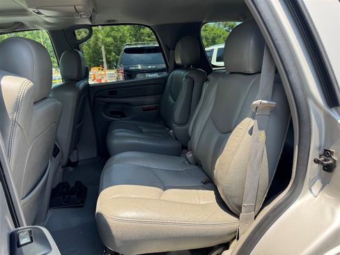 Used 2004 GMC Yukon SLT w/ 1SD Preferred Equipment Group AWD/4WD image 18