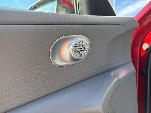 Used 2024 Hyundai Elantra SEL image 11