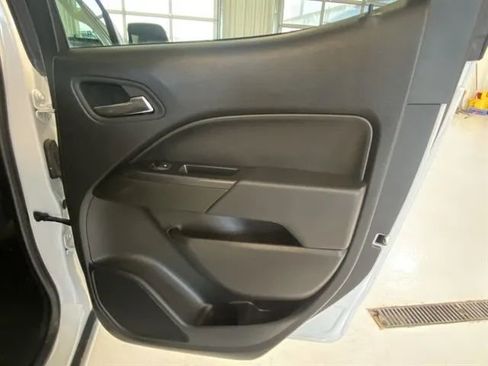 Used 2022 Chevrolet Colorado LT w/ LT Convenience Package AWD/4WD image 18