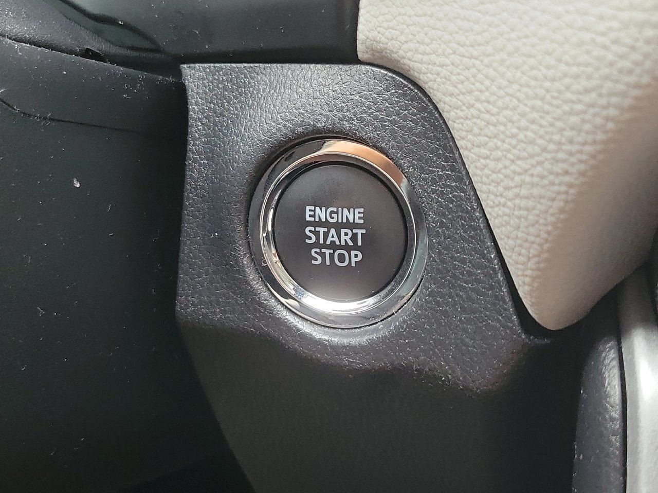 Used 2024 Toyota RAV4 XLE Premium FWD image 27