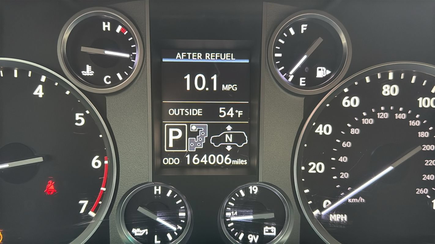 Used 2013 Lexus LX 570 4WD w/ Luxury Pkg image 22