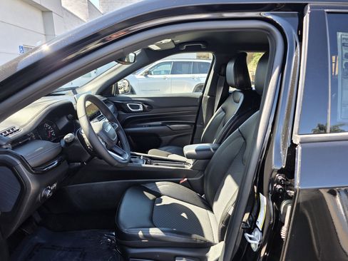 New 2026 Jeep Compass Latitude AWD/4WD image 13