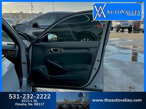 Used 2025 Honda Civic Sport image 15
