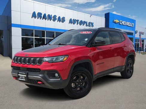 Used 2024 Jeep Compass Trailhawk AWD/4WD image 1