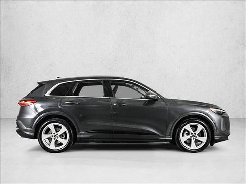 Certified 2025 Audi Q5 Prestige AWD/4WD image 5