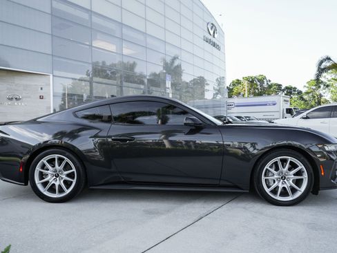 Used 2024 Ford Mustang GT Premium image 10