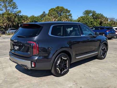 Certified 2025 Kia Telluride EX X-Line AWD/4WD image 8