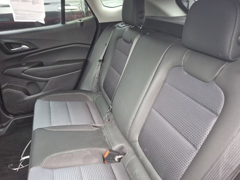 Used 2024 Chevrolet Trax LT w/ Sunroof Package FWD image 11