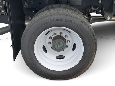 New 2024 Ford F550 4x4 Regular Cab Super Duty image 7