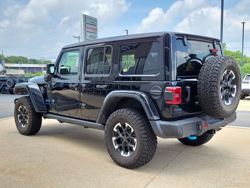 Used 2024 Jeep Wrangler Unlimited Rubicon 4xe AWD/4WD image 3