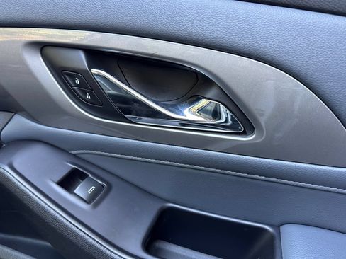 Used 2018 Chevrolet Traverse LT w/ LPO, Floor Liner Package AWD/4WD image 21