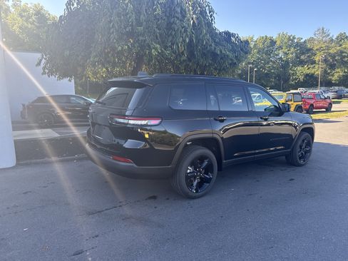 New 2025 Jeep Grand Cherokee L Altitude image 3
