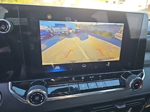 Used 2024 Chevrolet Colorado W/T image 21