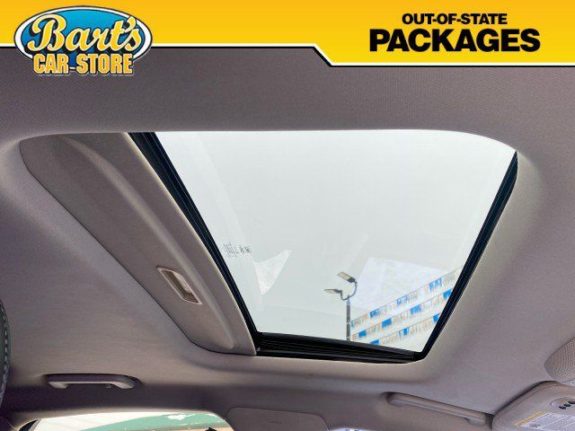Used 2017 Ford Fusion SE w/ Equipment Group 201A FWD image 17