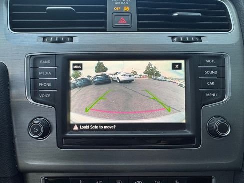 Used 2017 Volkswagen Golf SE FWD image 15