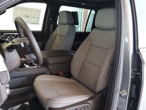 New 2026 GMC Yukon XL Elevation w/ Elevation Premium Package AWD/4WD image 16