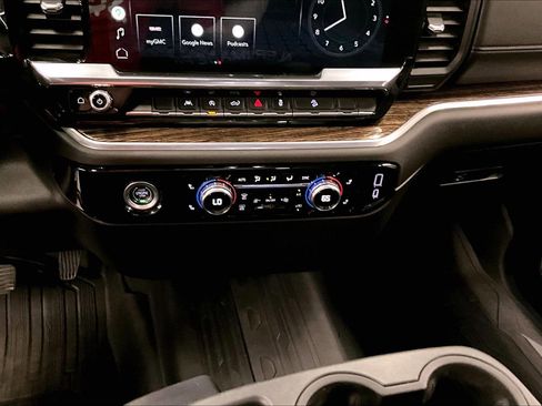 Used 2022 GMC Sierra 1500 SLE AWD/4WD image 31