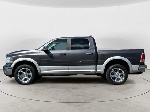Used 2017 RAM 1500 Laramie w/ Convenience Group AWD/4WD image 7