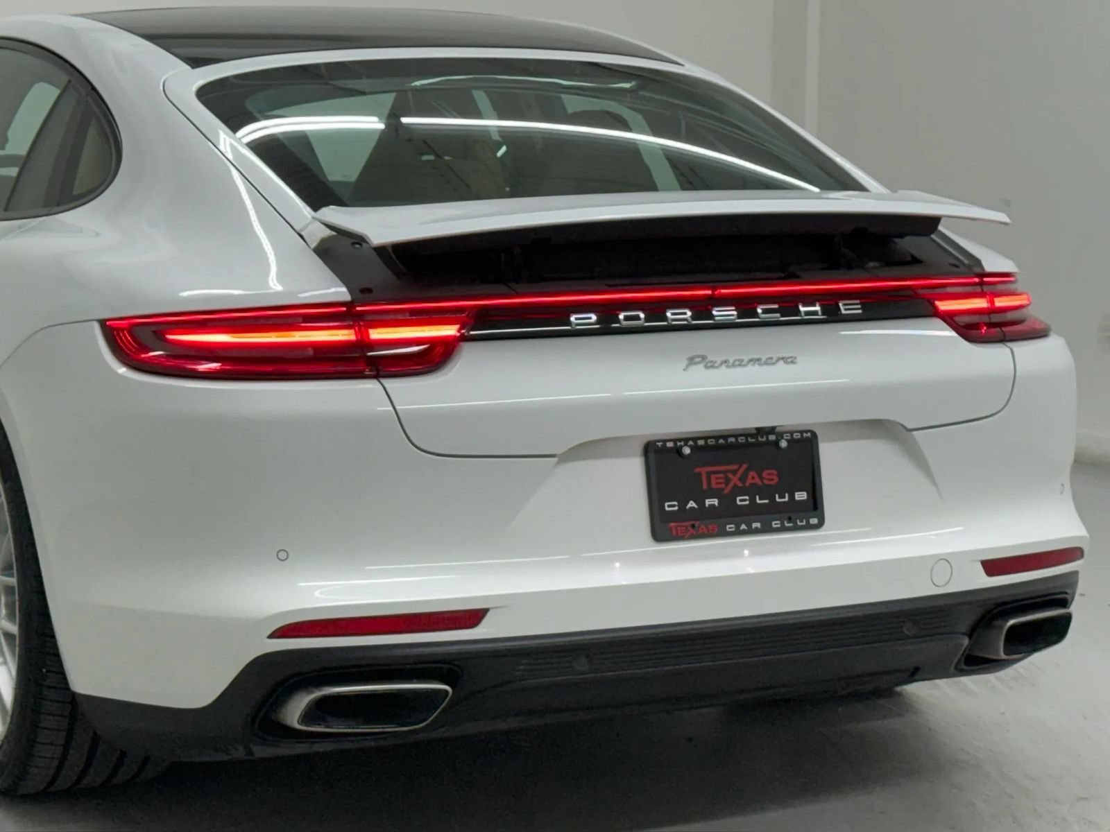 Used 2018 Porsche Panamera RWD image 48