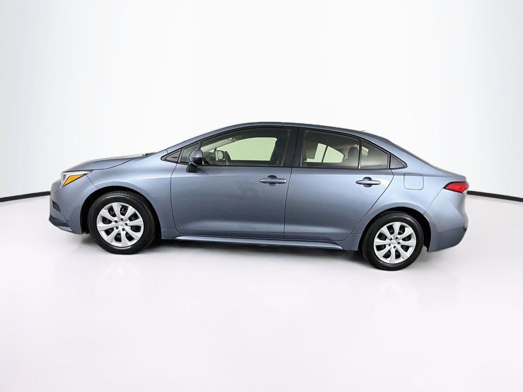 Used 2026 Toyota Corolla LE FWD image 6