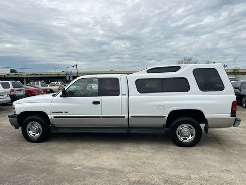 Used 1999 Dodge Ram 2500 Truck 2WD Quad Cab image 3