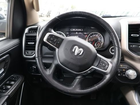 Used 2019 RAM 1500 Laramie AWD/4WD image 10