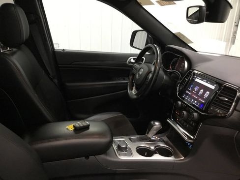 Used 2020 Jeep Grand Cherokee Altitude AWD/4WD image 46