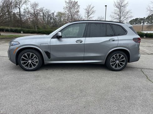 Used 2025 BMW X5 xDrive50e w/ M Sport Package image 4