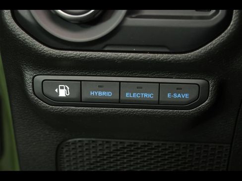 Used 2023 Jeep Wrangler Unlimited Sahara w/ Cold Weather Group AWD/4WD image 22