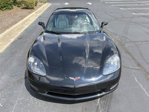 Used 2006 Chevrolet Corvette Coupe w/ Preferred Equipment Group RWD image 9