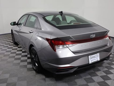 Certified 2023 Hyundai Elantra SEL w/ Preferred Accessory Package image 6