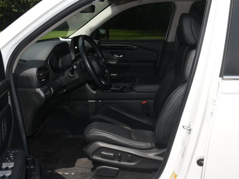 Used 2025 Honda Pilot EX-L image 7