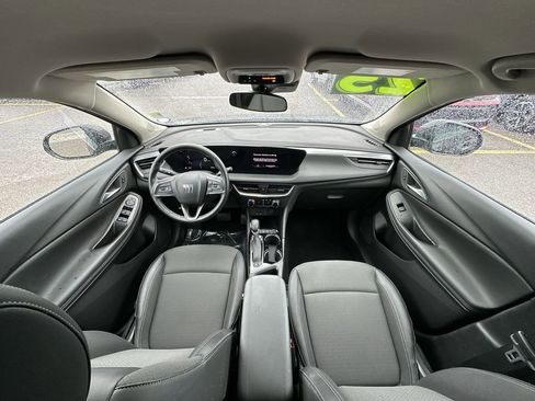 Used 2025 Buick Encore GX Preferred image 18