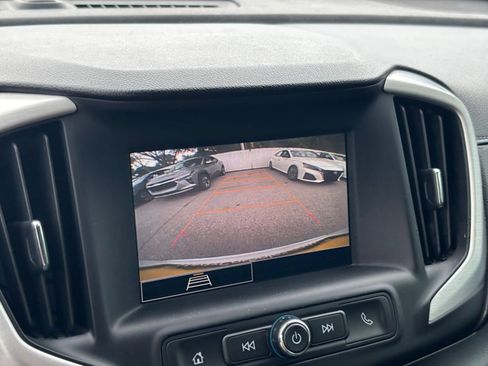 Used 2024 GMC Terrain SLE FWD image 23