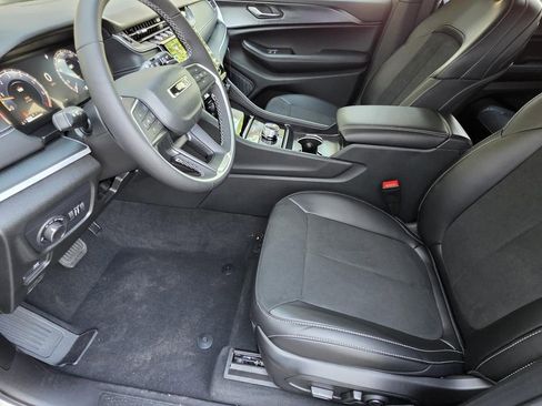 New 2025 Jeep Grand Cherokee L Altitude AWD/4WD image 7