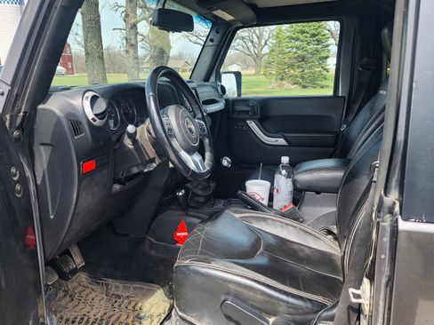 Used 2016 Jeep Wrangler Rubicon AWD/4WD image 7