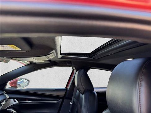 Used 2022 MAZDA MAZDA3 s FWD image 12