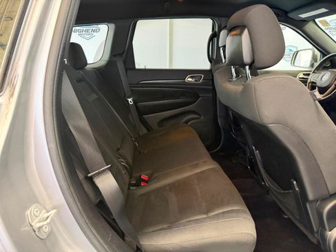 Used 2016 Jeep Grand Cherokee Laredo RWD image 22