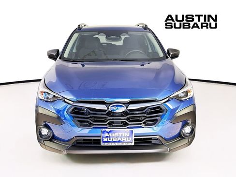 Used 2025 Subaru Crosstrek 2.0i Premium image 3