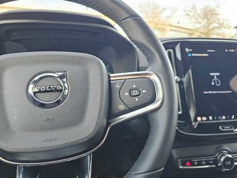 Used 2023 Volvo XC40 Recharge Ultimate image 36