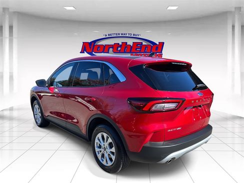 Used 2023 Ford Escape Active image 5