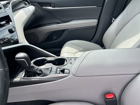 Used 2023 Toyota Camry XLE w/ Navigation Package image 33