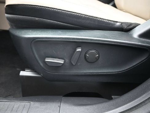 Used 2022 Ford Escape SEL w/ Technology Package FWD image 10
