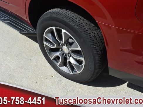 Used 2021 Chevrolet Tahoe LT w/ LT Signature Package RWD image 17