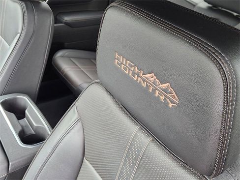 Used 2025 Chevrolet Silverado 1500 High Country w/ High Country Premium Package AWD/4WD image 21
