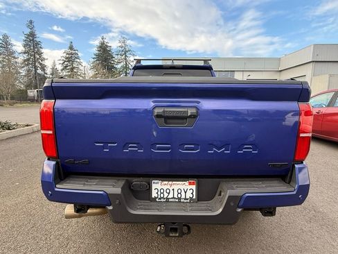 Used 2024 Toyota Tacoma TRD Off-Road image 4