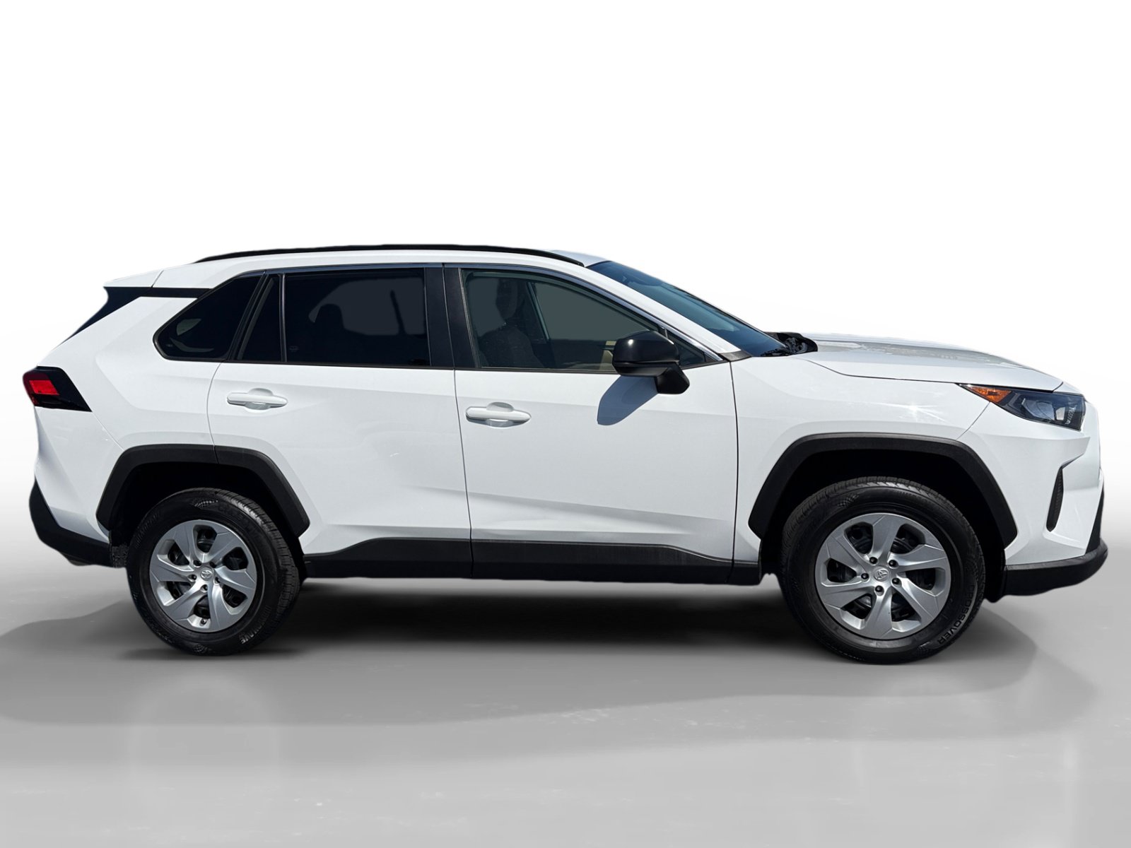 Used 2021 Toyota RAV4 LE FWD image 6